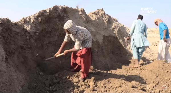 시급 200원 파키스탄 벽돌공장